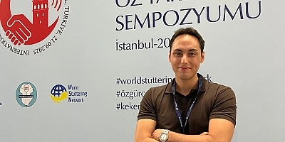 Dil ve Konuşma Terapisti Ali Hamza Çoban Uyarıyor: Ses Sağlığında Hidrasyonun Önemi Yeterli su tüketimi, ses tellerinin sağlıklı çalışması ve ses üretimindeki zorlanmanın azaltılması açısından büyük önem taşıyor